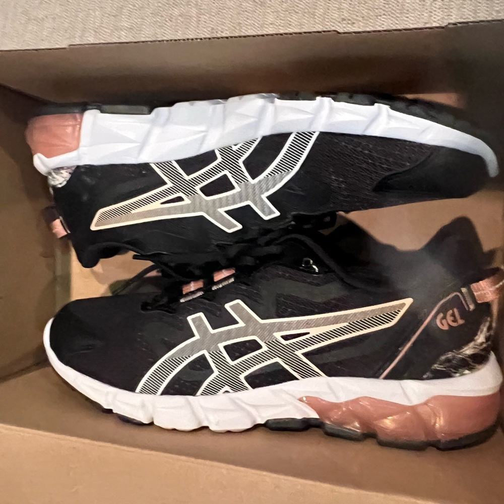 NEW ASICS